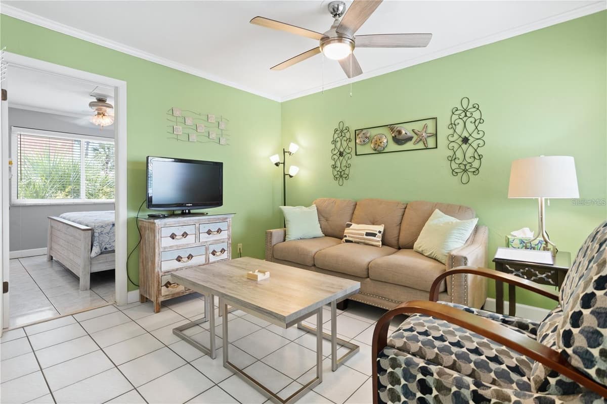 17300 GULF BOULEVARD — photo 3 of 15