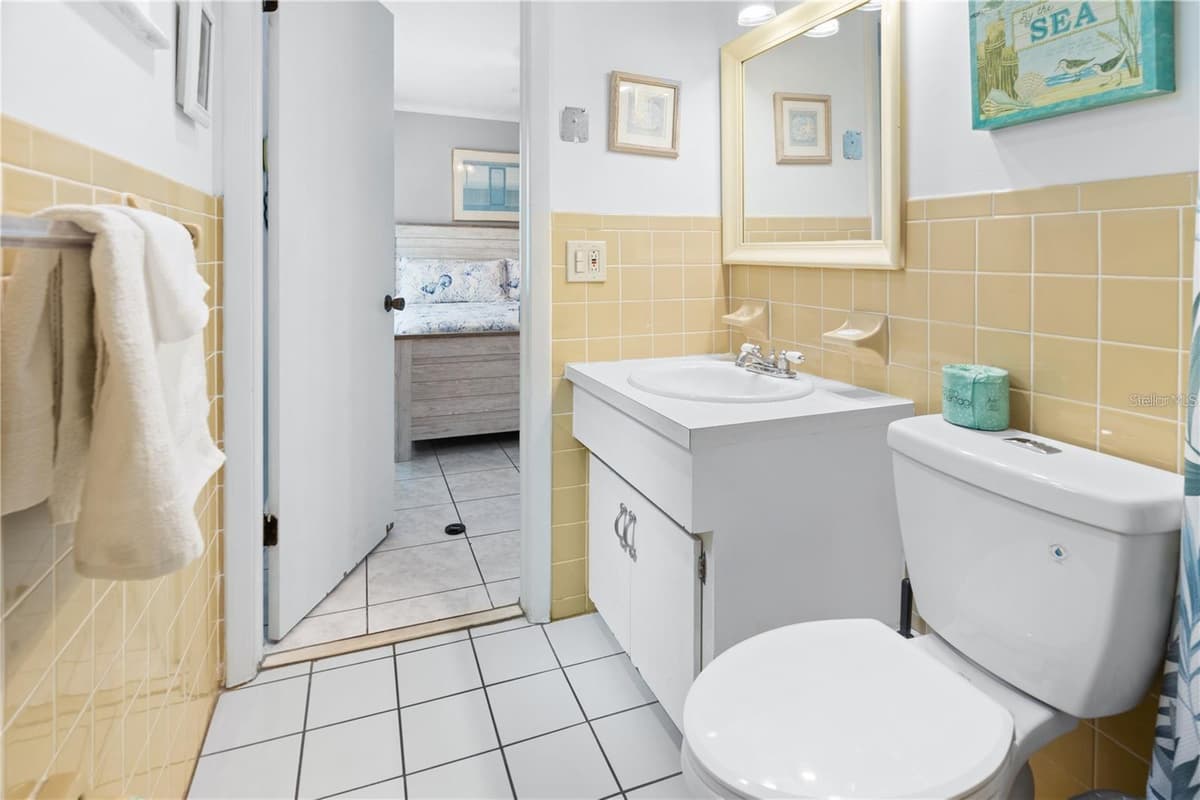 17300 GULF BOULEVARD — photo 10 of 15