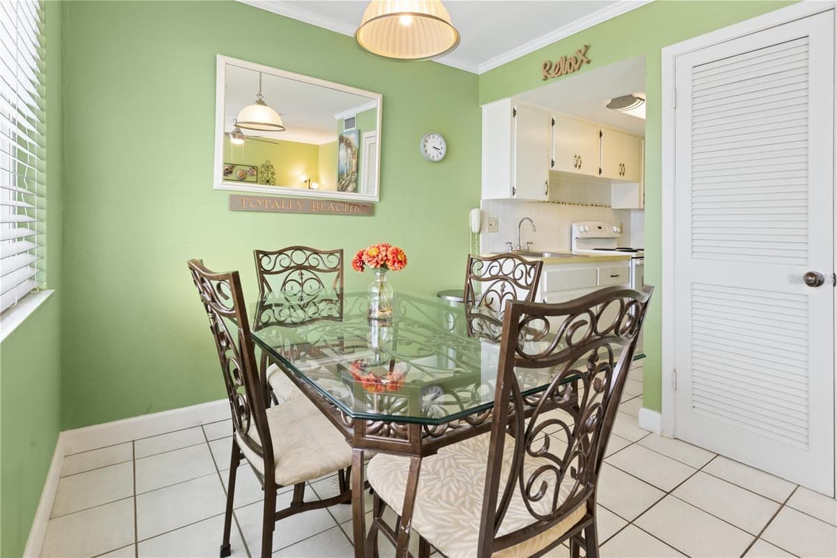 17300 GULF BOULEVARD — photo 5 of 15