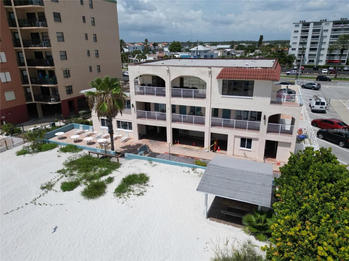 17300 GULF BOULEVARD — photo 1 of 15
