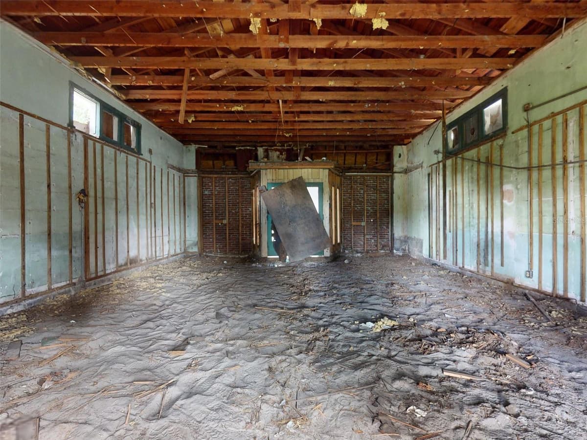 120 RAILROAD AVENUE — photo 36 of 46