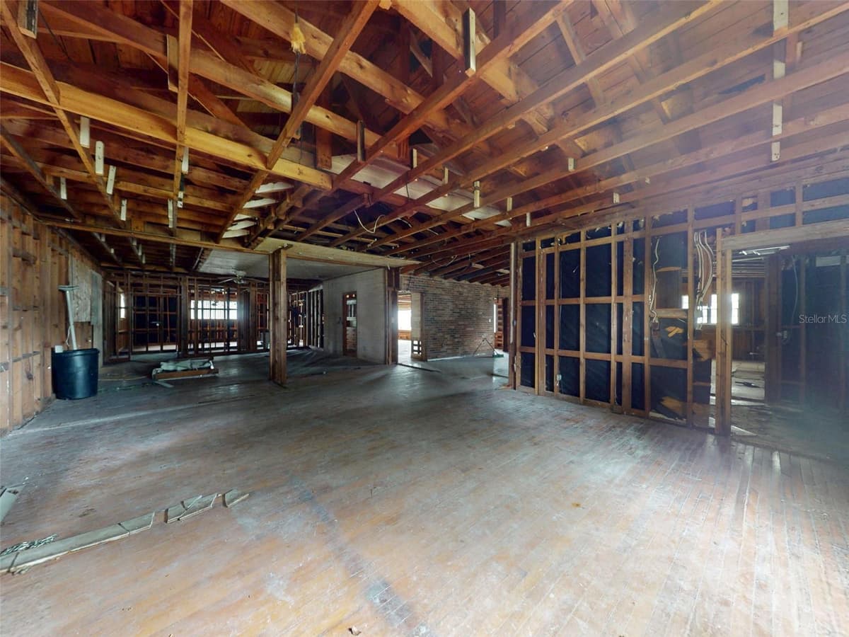120 RAILROAD AVENUE — photo 44 of 46