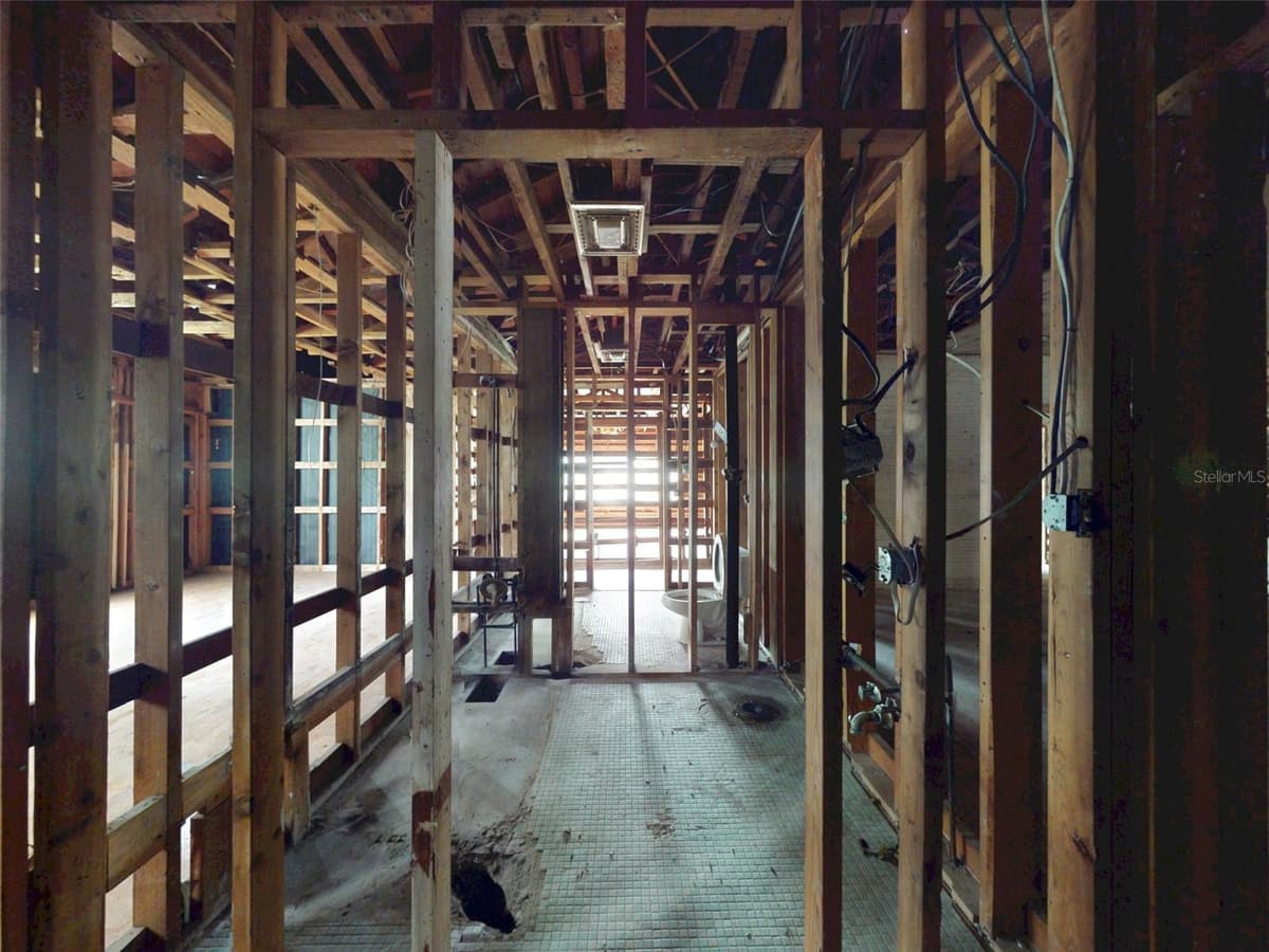 120 RAILROAD AVENUE — photo 19 of 46