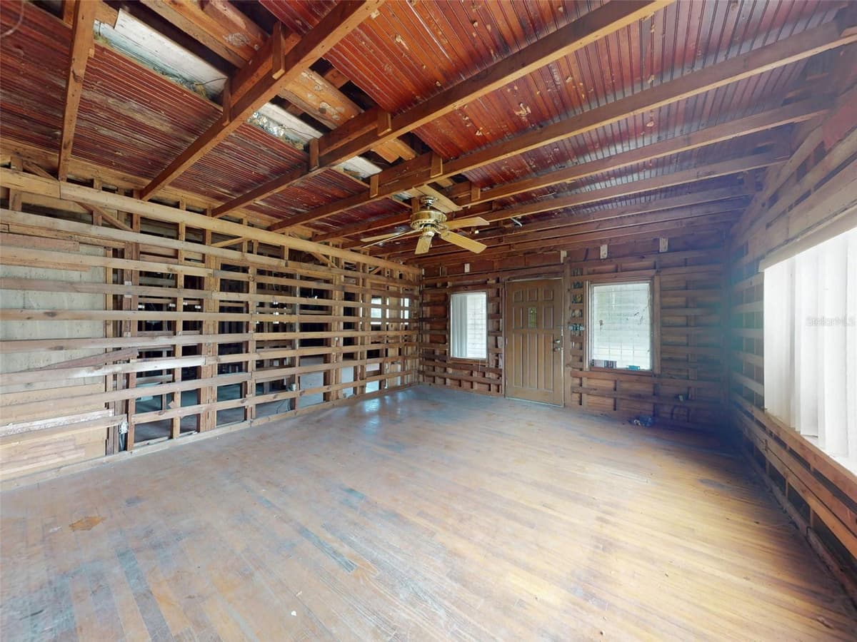 120 RAILROAD AVENUE — photo 34 of 46
