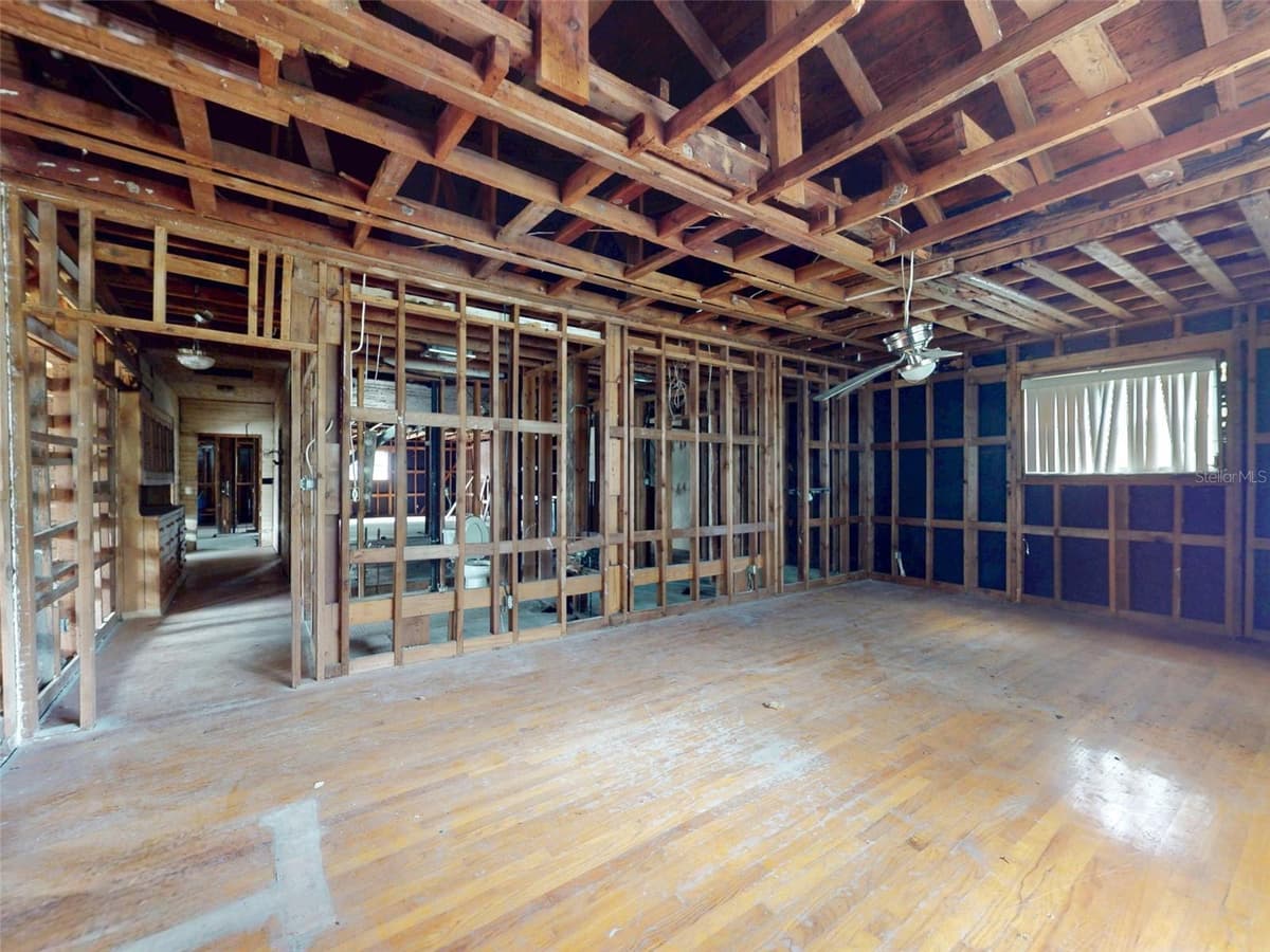 120 RAILROAD AVENUE — photo 26 of 46