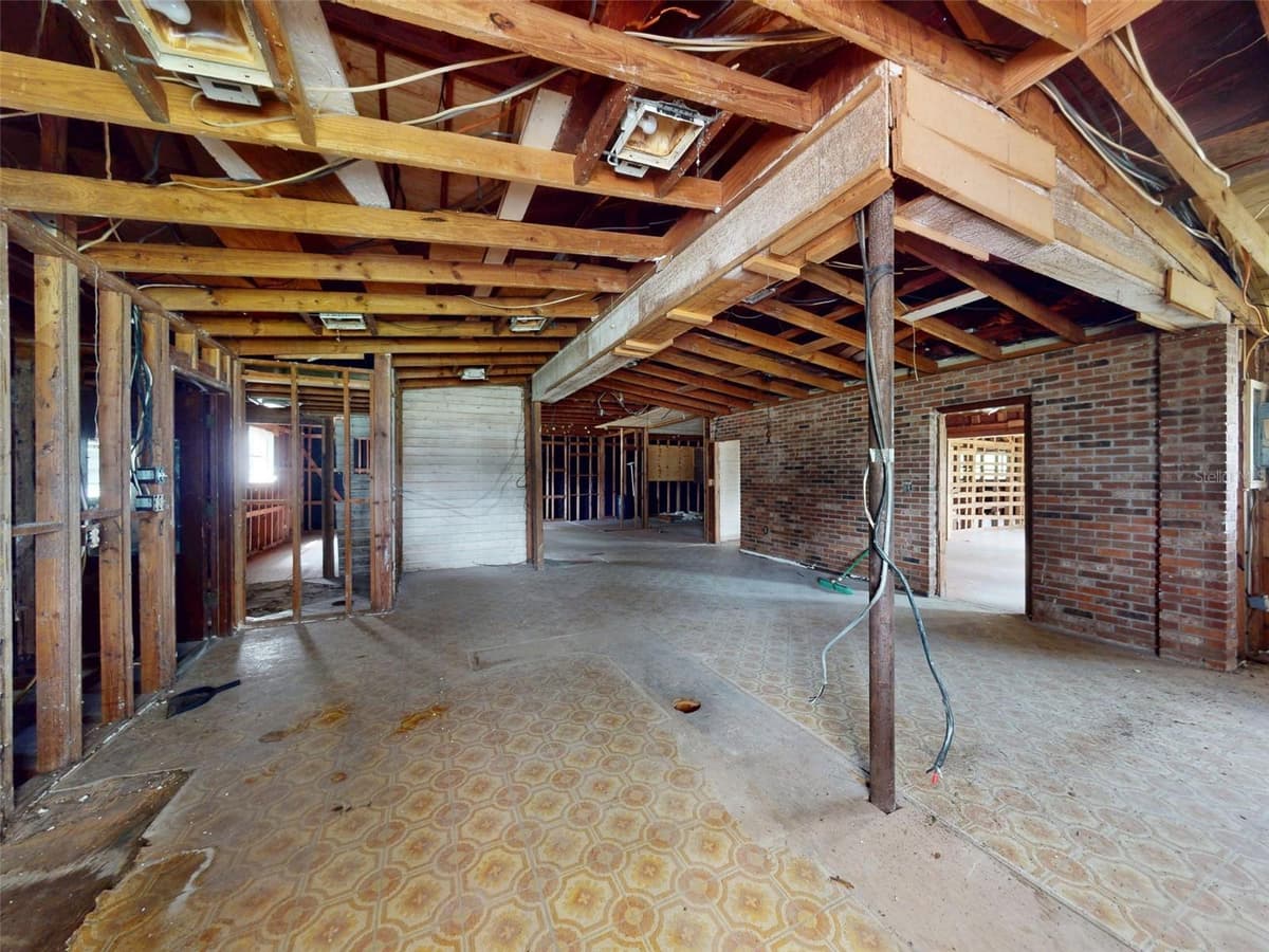 120 RAILROAD AVENUE — photo 40 of 46