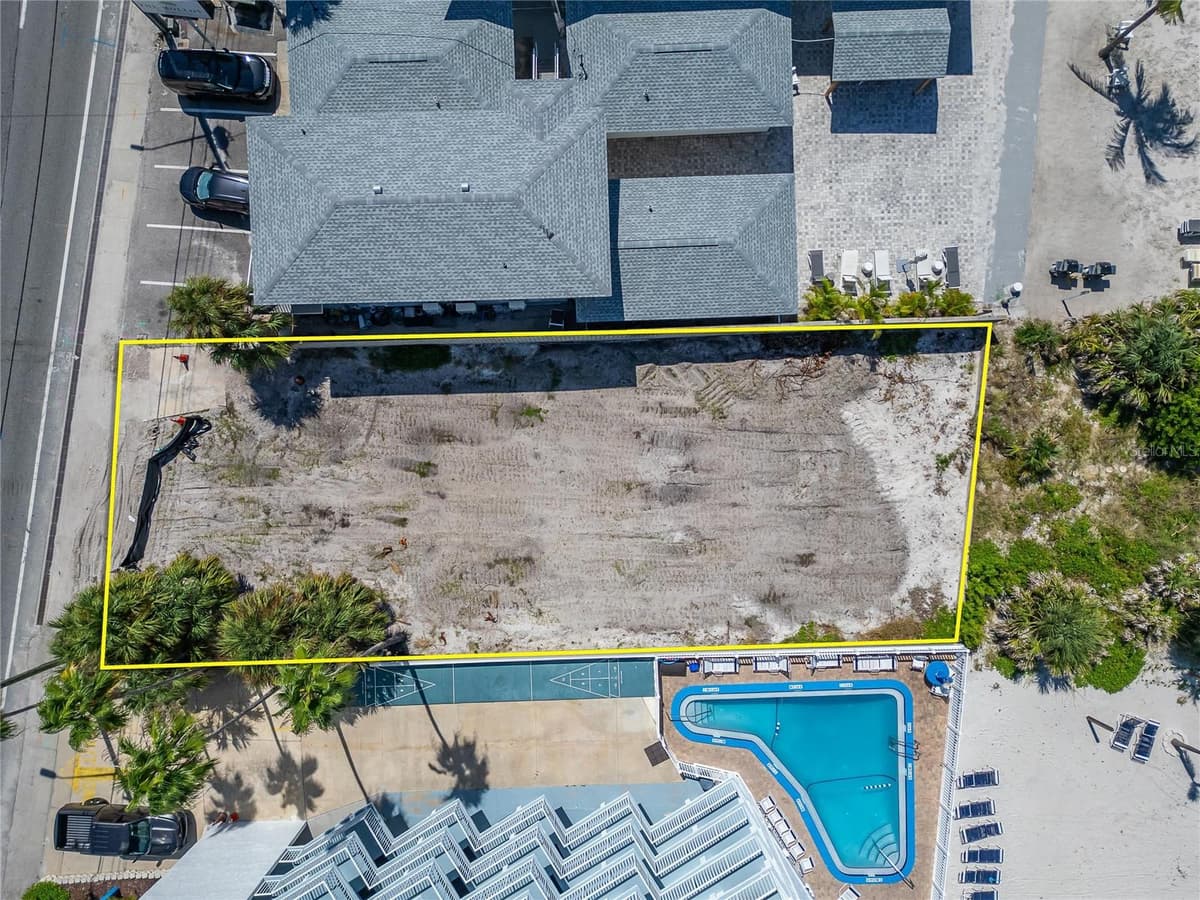 10178 GULF BOULEVARD — photo 6 of 26