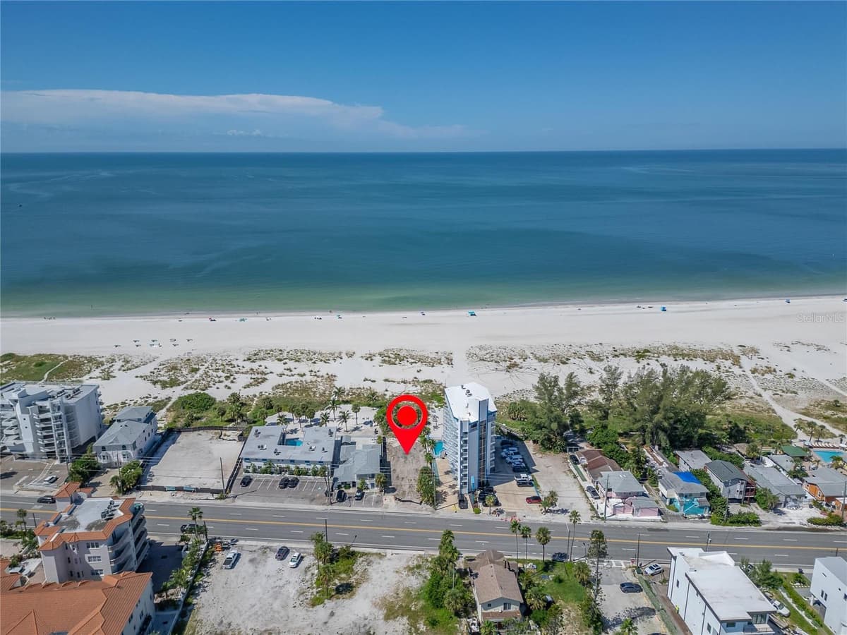 10178 GULF BOULEVARD — photo 10 of 26