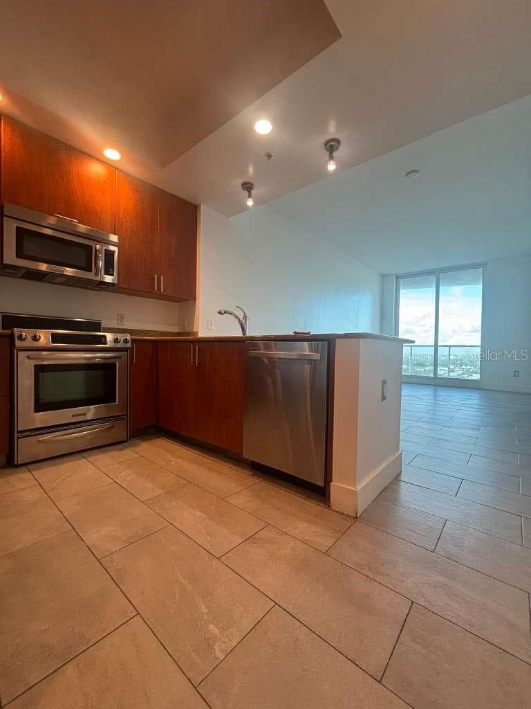 315 3RD AVENUE — photo 3 of 11