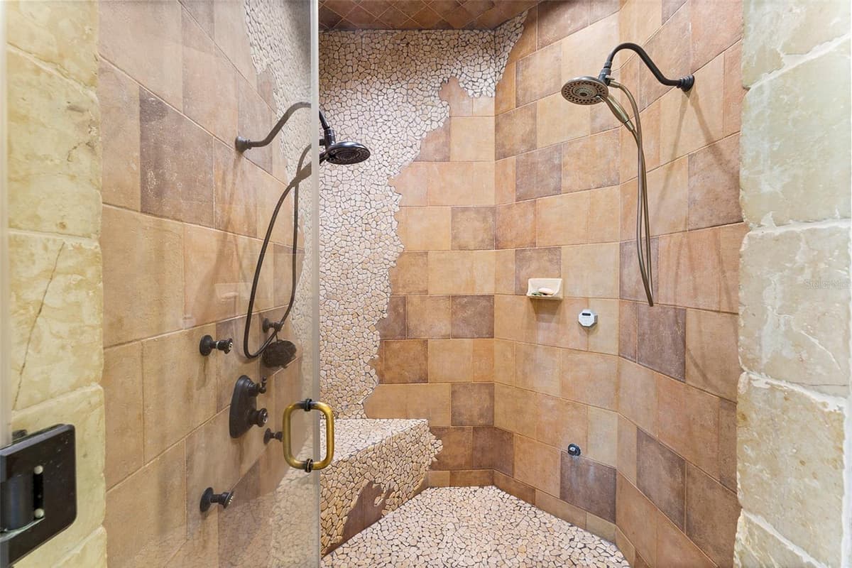 8289 COLEE COVE ROAD — photo 19 of 88