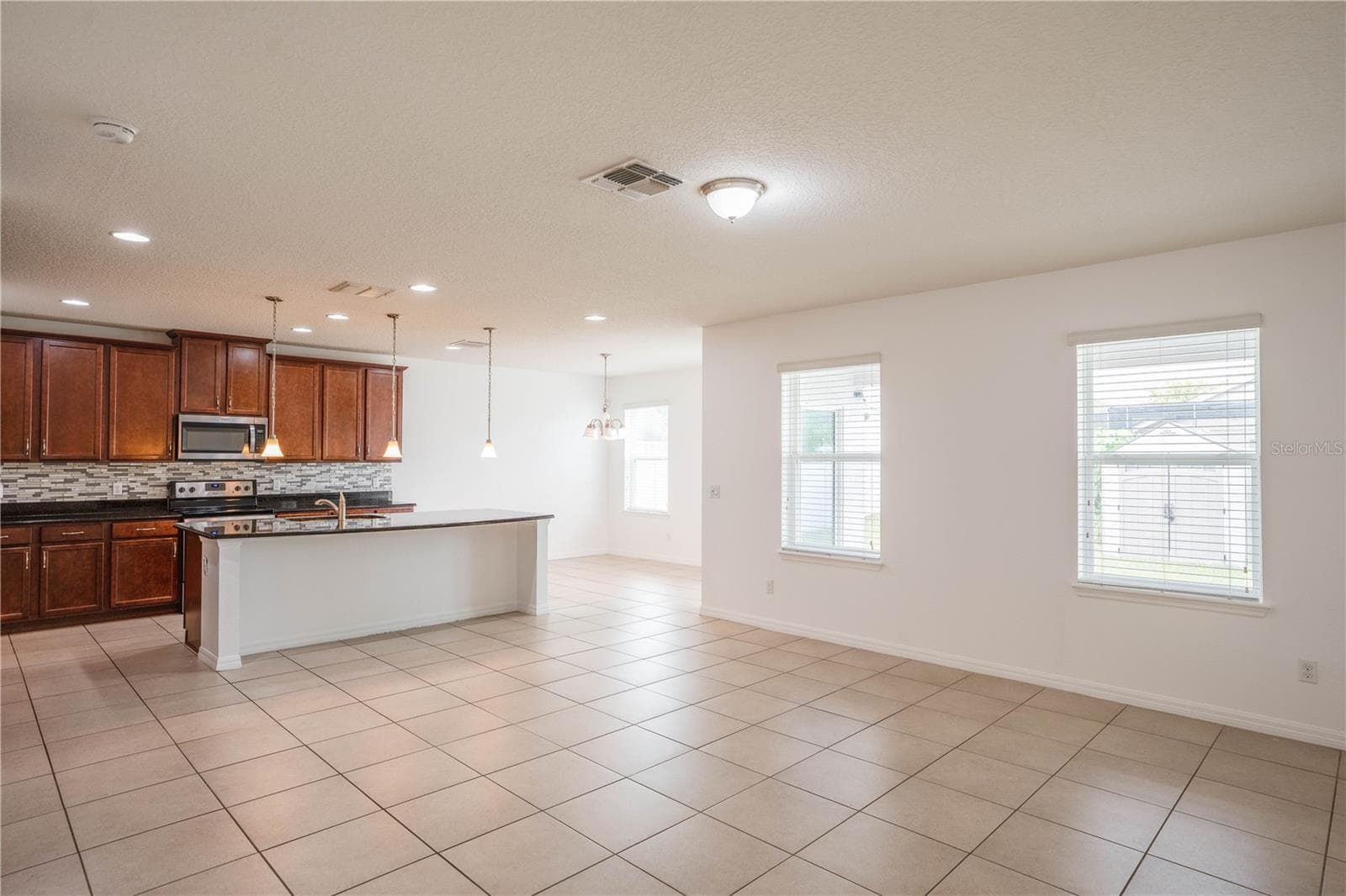 2609 WATERLINE STREET — photo 2 of 23
