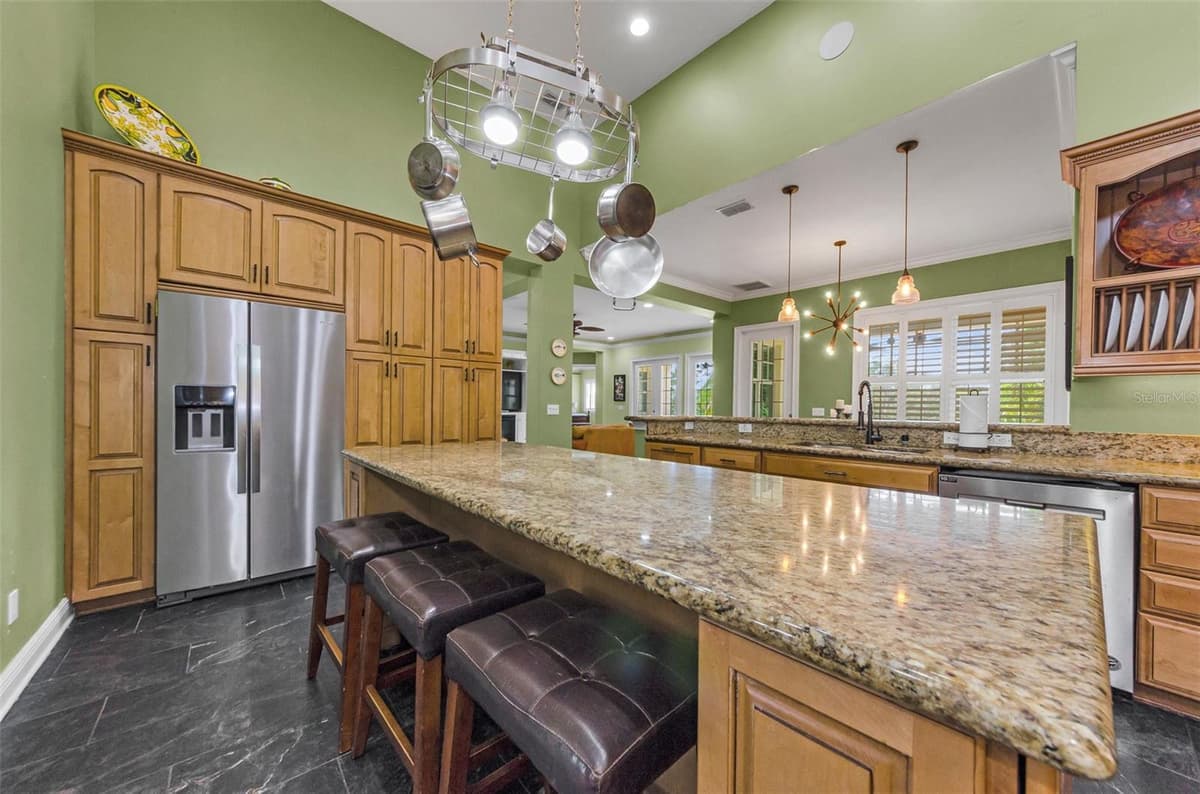 3143 PINEVIEW DRIVE — photo 18 of 93