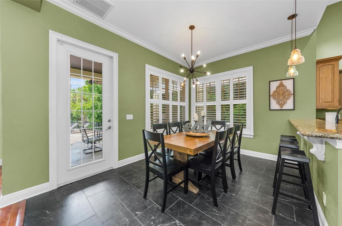 3143 PINEVIEW DRIVE — photo 14 of 93