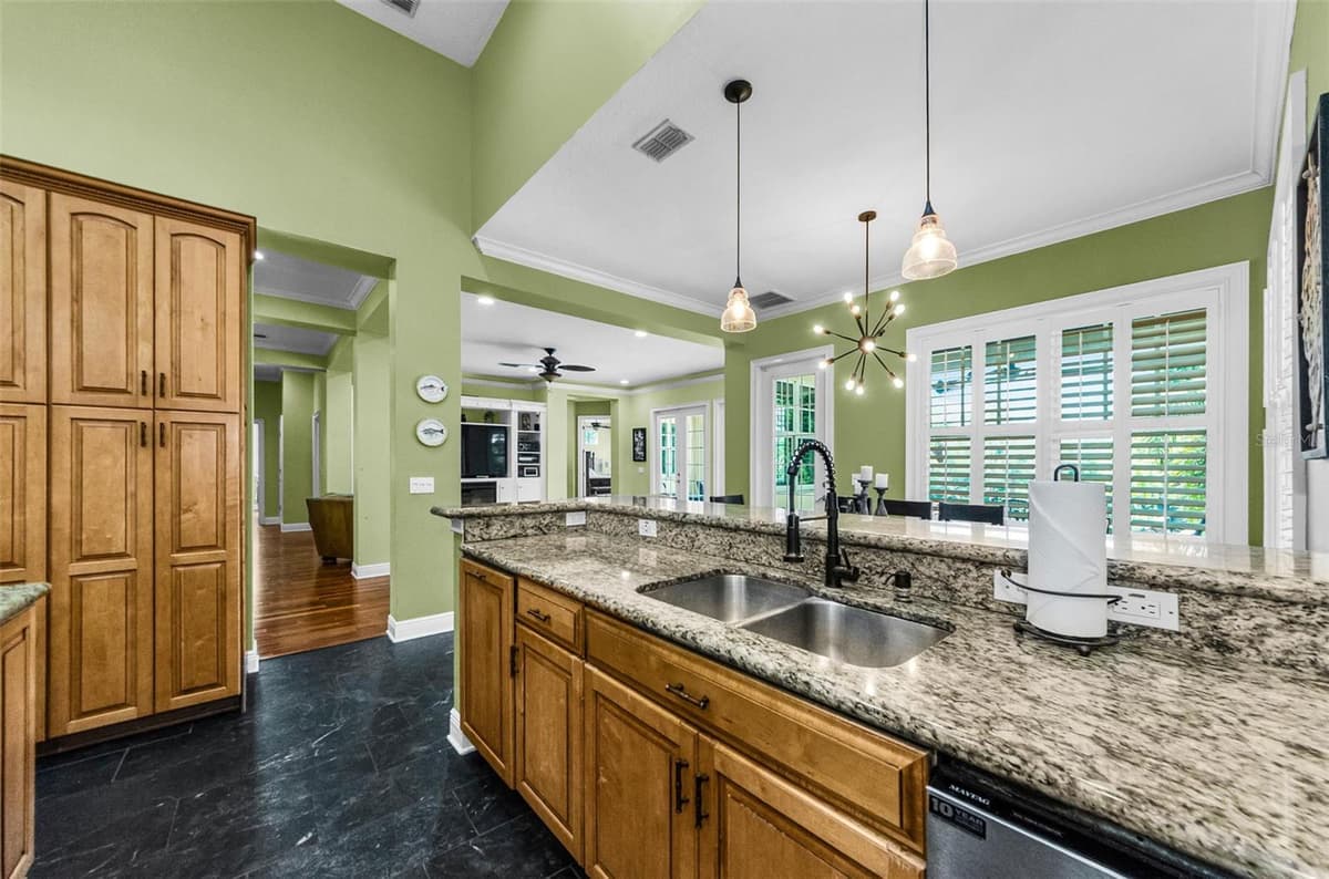 3143 PINEVIEW DRIVE — photo 23 of 93