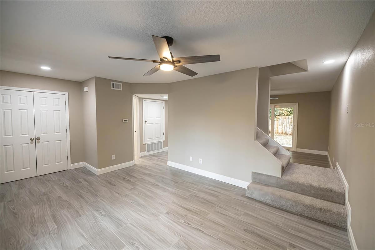 740 FAIRFIELD DRIVE — photo 3 of 18