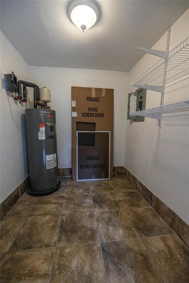 740 FAIRFIELD DRIVE — photo 17 of 18