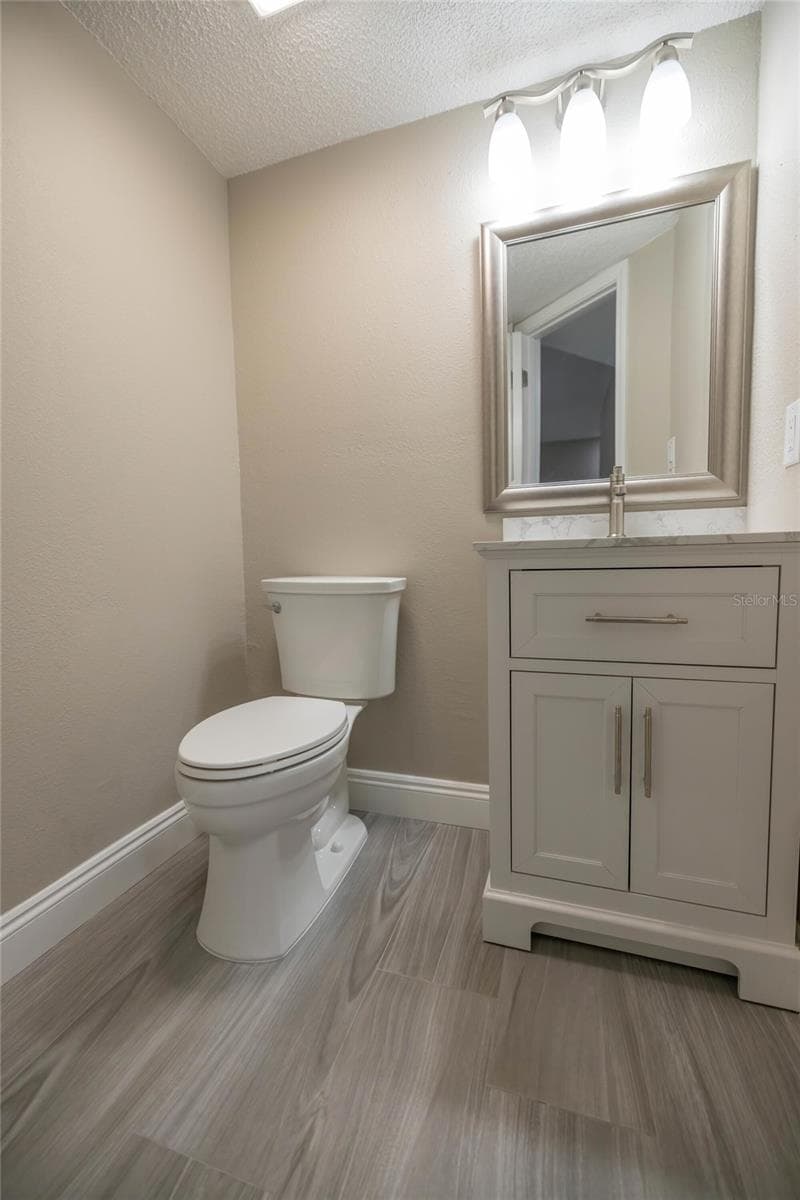 740 FAIRFIELD DRIVE — photo 9 of 18