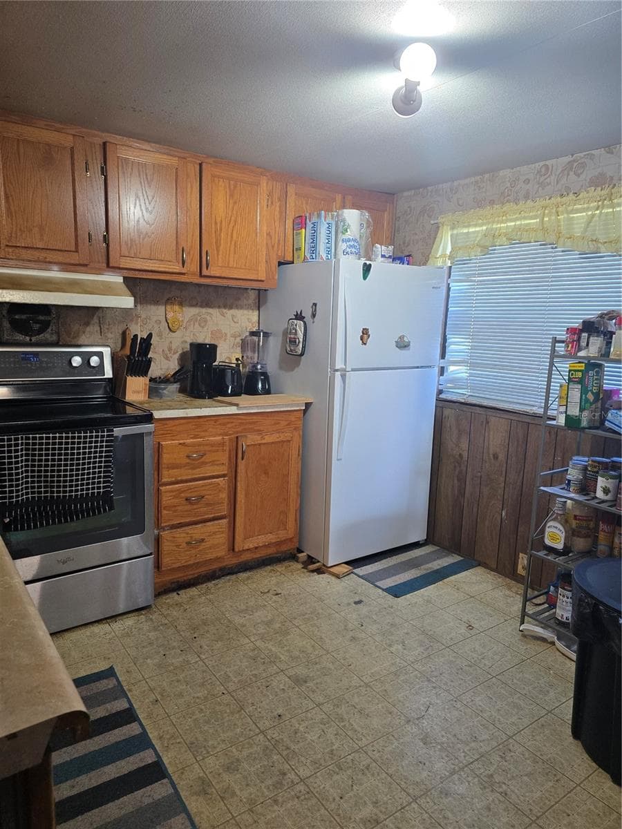 513 SMITH ROAD — photo 2 of 35
