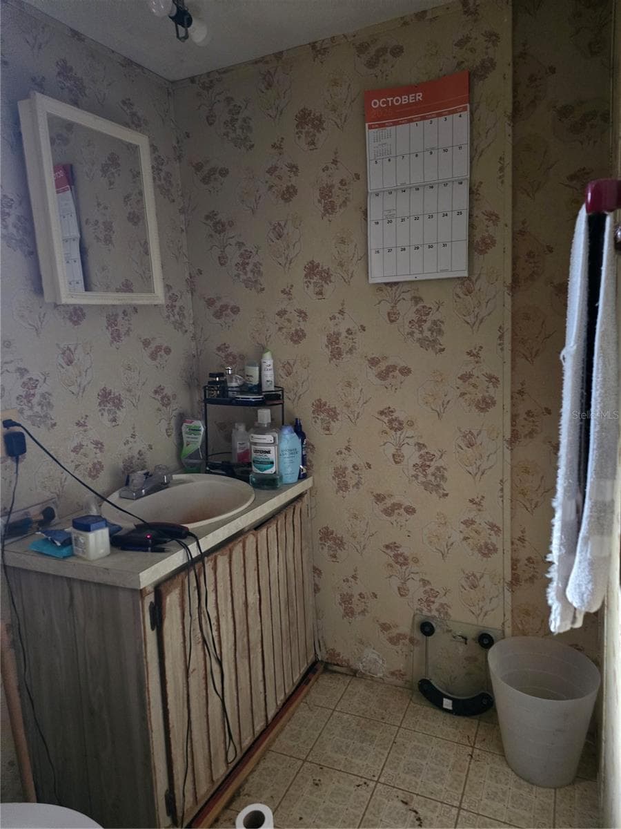 513 SMITH ROAD — photo 15 of 35