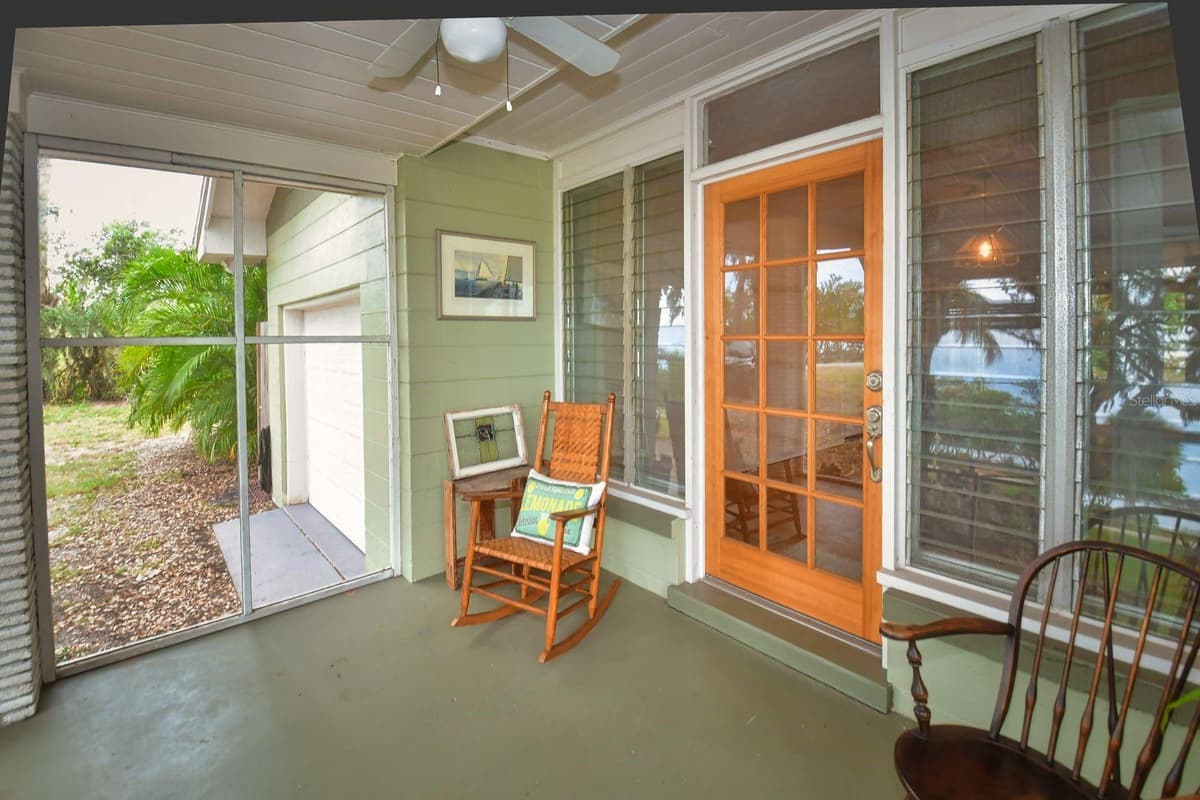160 BAYSHORE DRIVE — photo 10 of 62