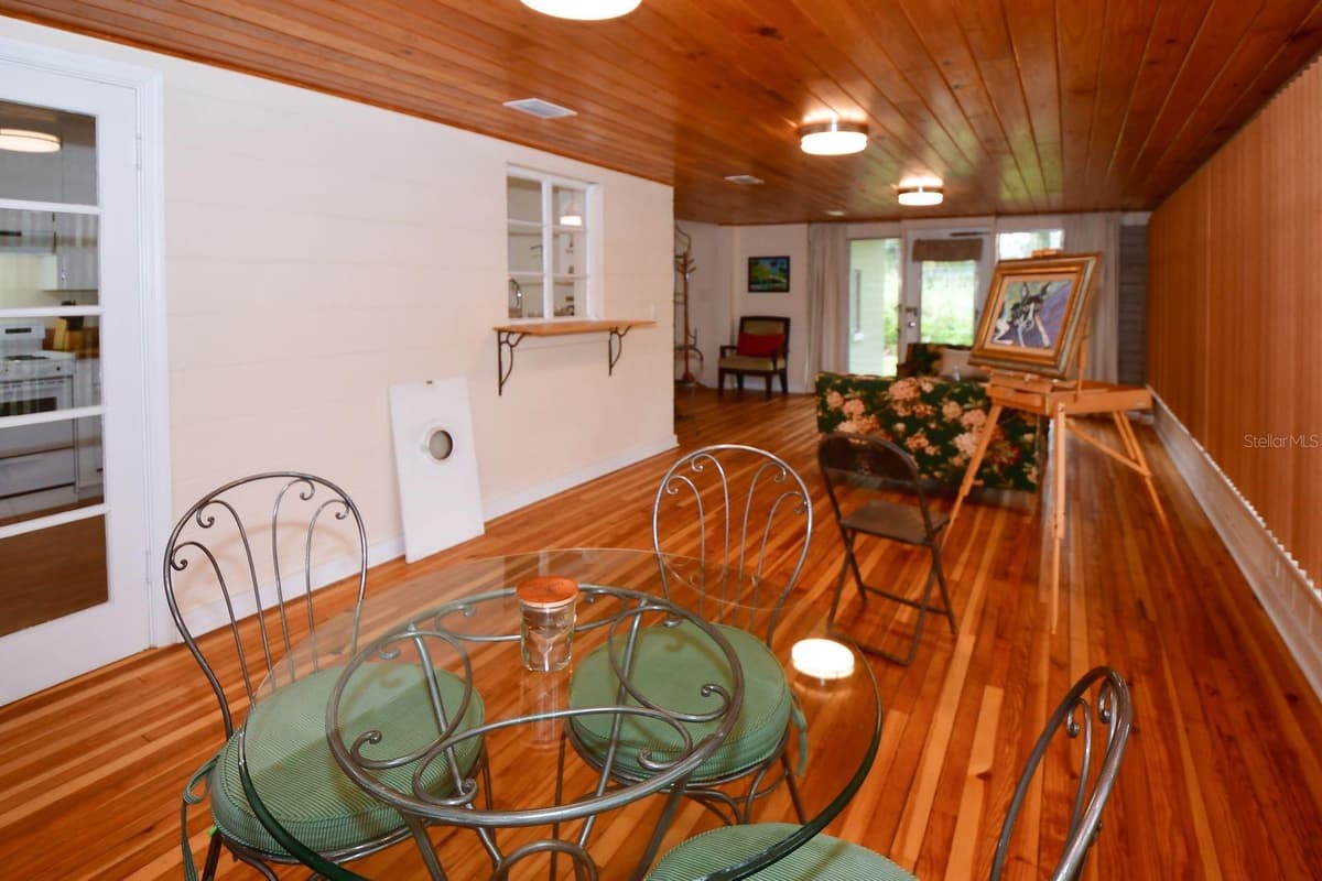 160 BAYSHORE DRIVE — photo 48 of 62