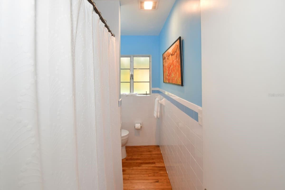 160 BAYSHORE DRIVE — photo 32 of 62