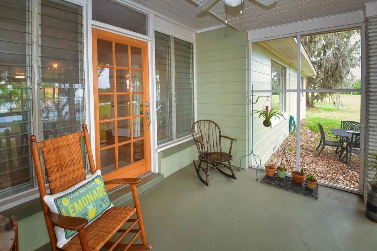 160 BAYSHORE DRIVE — photo 9 of 62