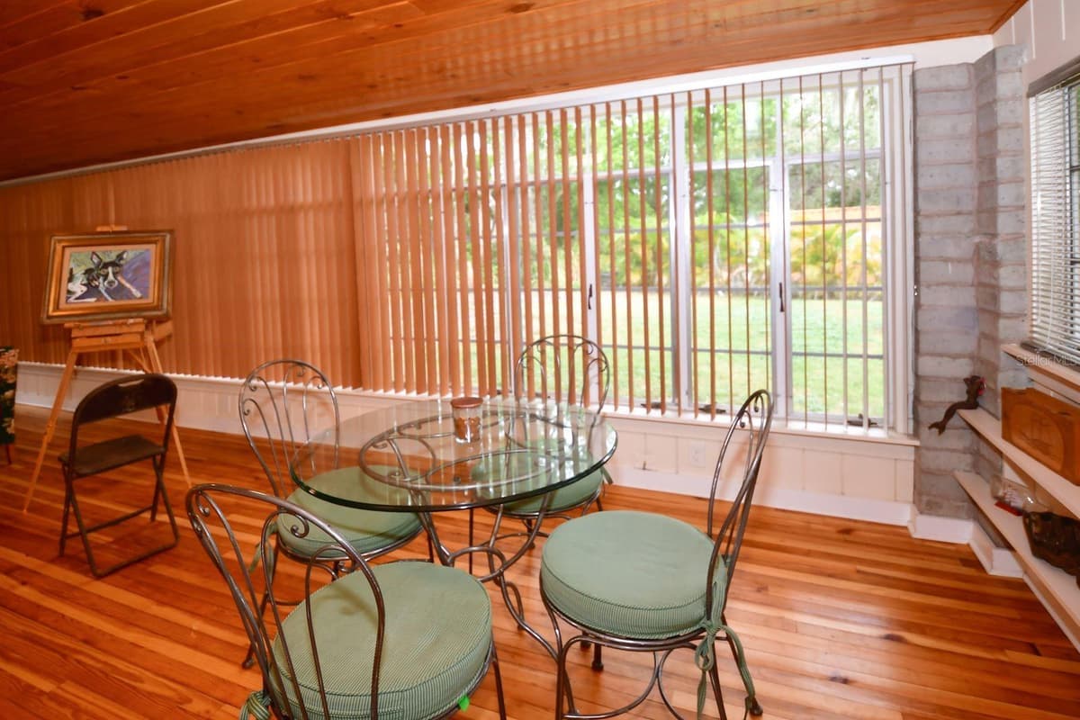 160 BAYSHORE DRIVE — photo 47 of 62