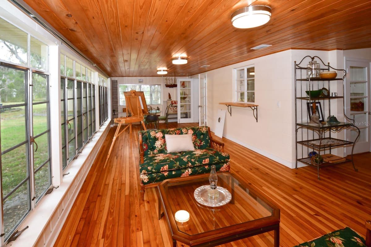160 BAYSHORE DRIVE — photo 42 of 62