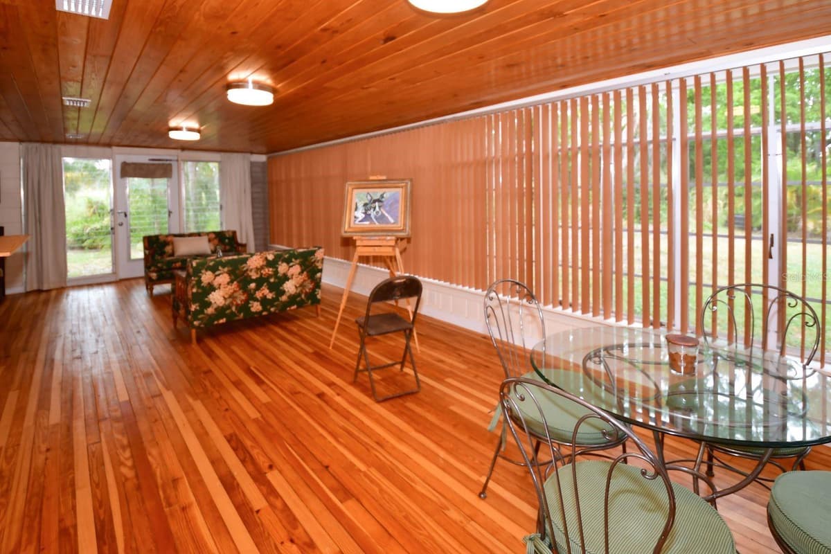 160 BAYSHORE DRIVE — photo 46 of 62