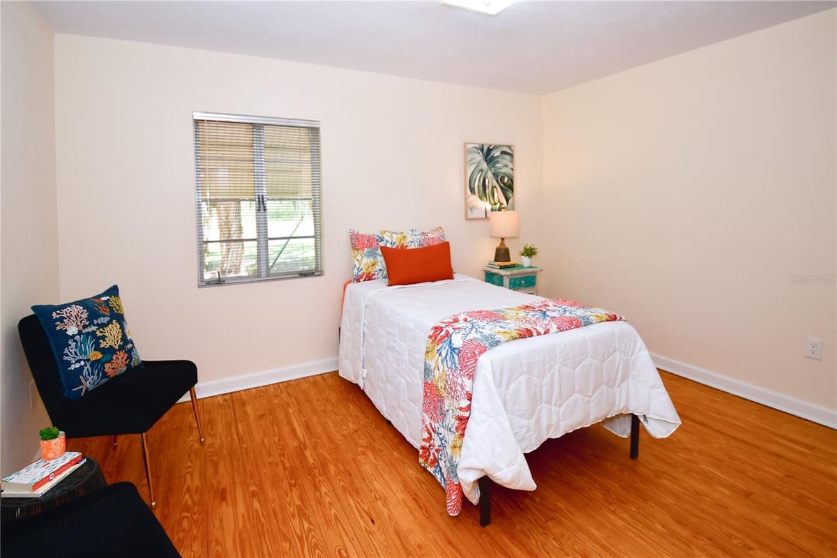 160 BAYSHORE DRIVE — photo 38 of 62