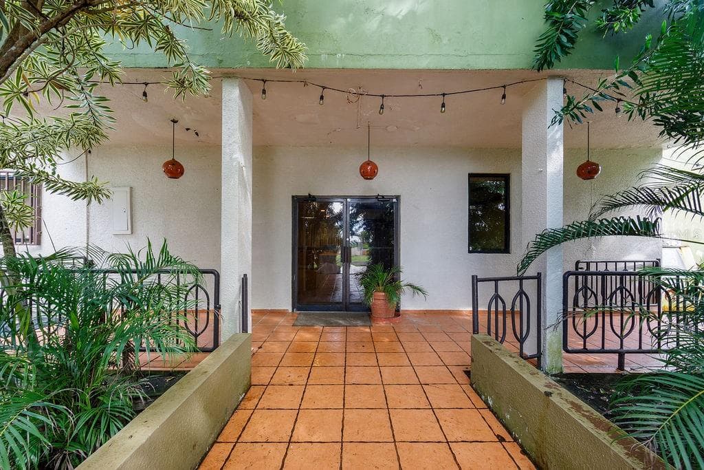 690 LOS NABORIAS STREET — photo 3 of 34