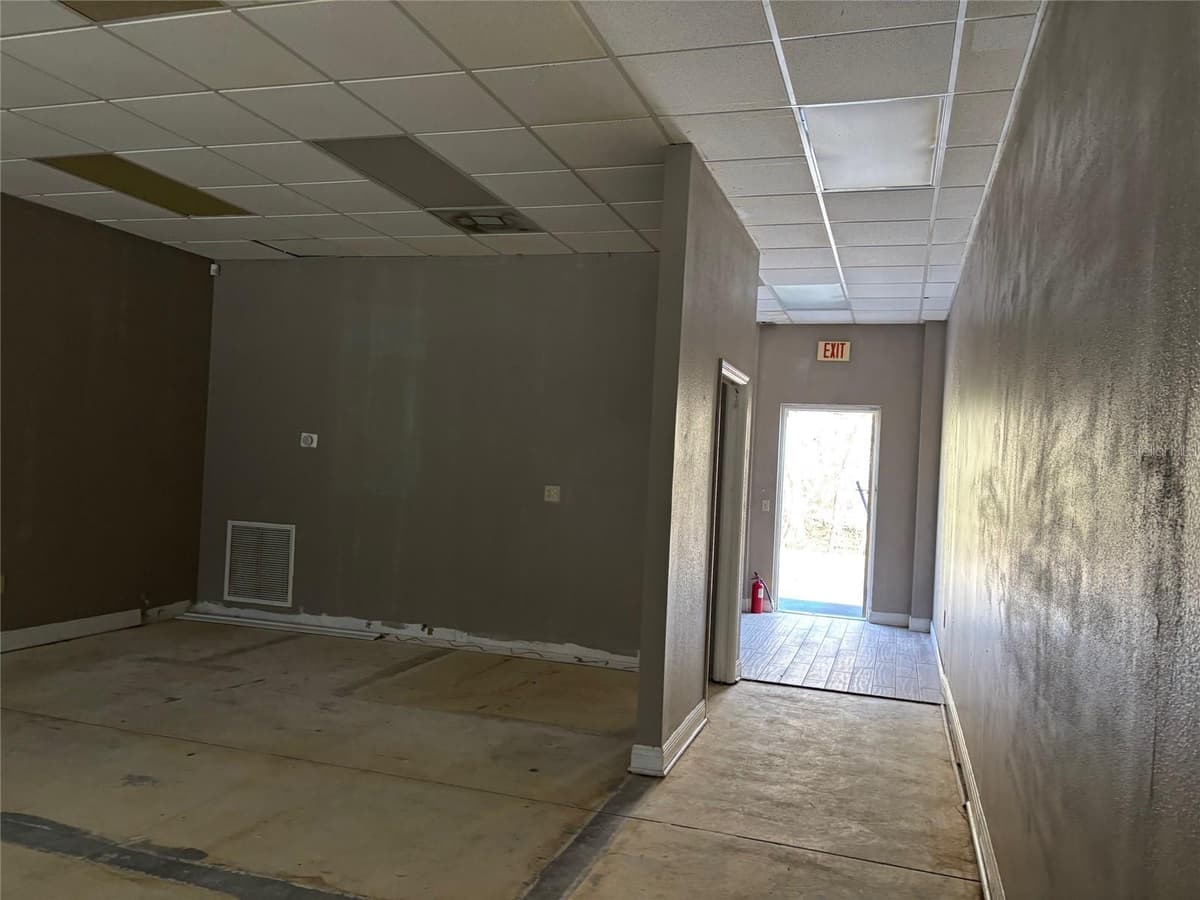 5132 LAND O LAKES BOULEVARD — photo 3 of 13