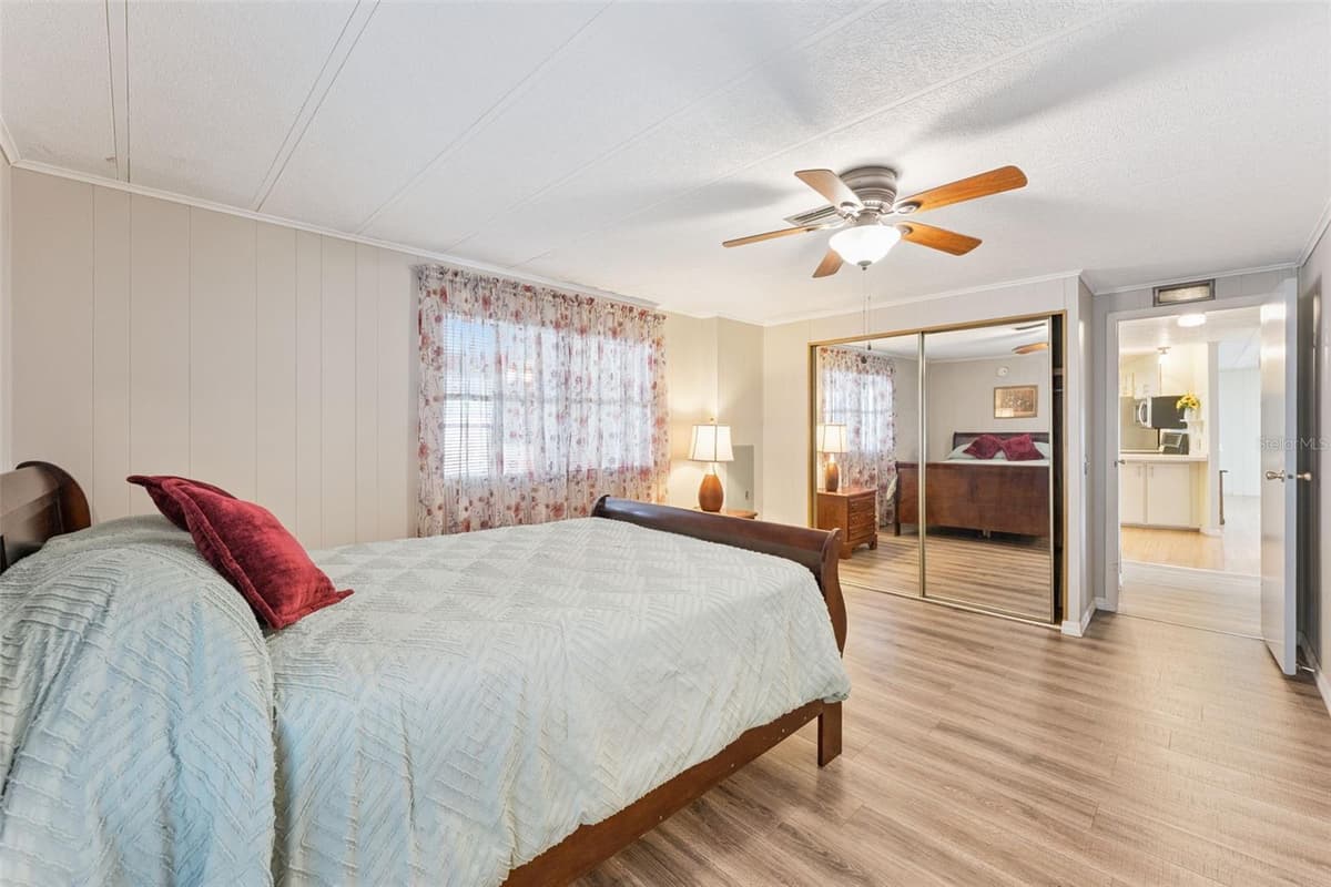 314 LAKEVIEW DRIVE — photo 8 of 19