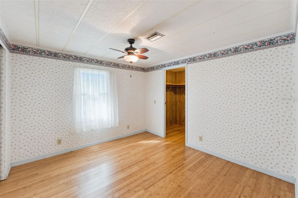 314 LAKEVIEW DRIVE — photo 10 of 19