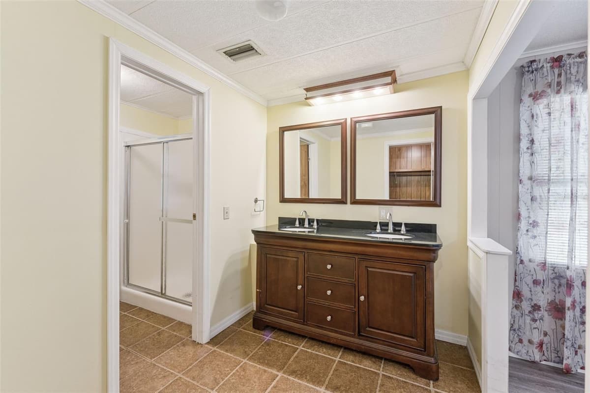 314 LAKEVIEW DRIVE — photo 9 of 19