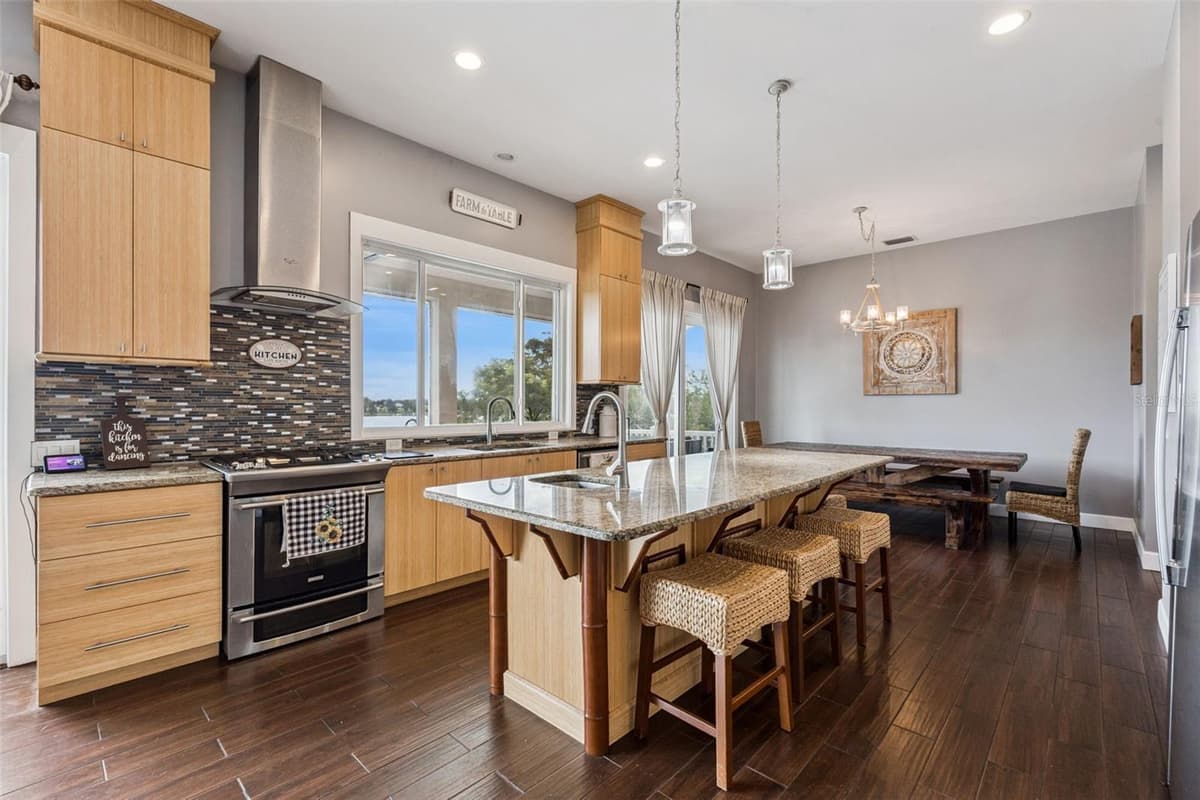16909 FLORENCE VIEW DRIVE — photo 11 of 65
