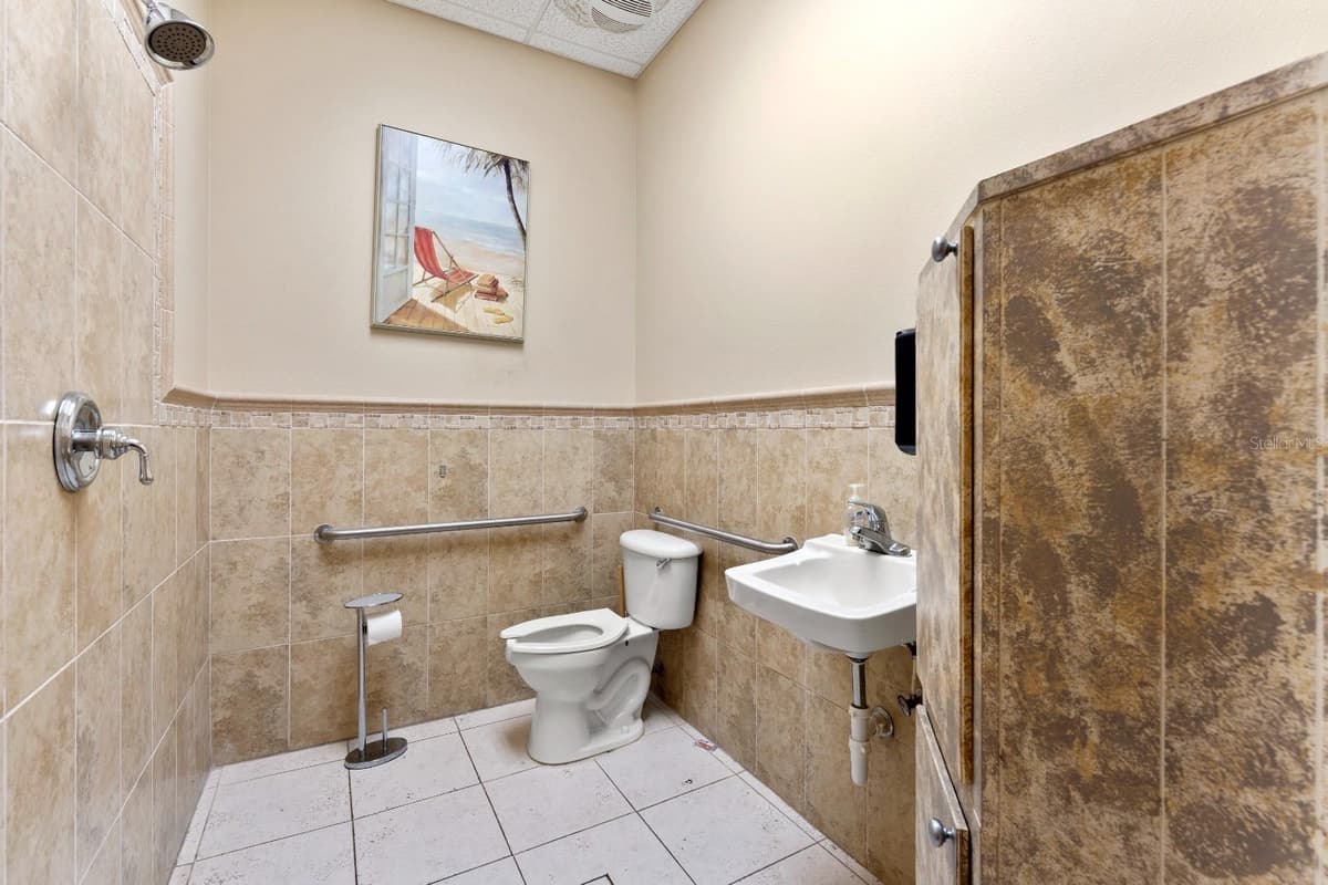 8810 COMMODITY CIR — photo 5 of 9