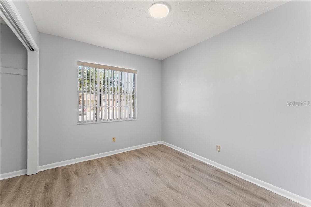 9519 FIELDVIEW CIRCLE — photo 19 of 26
