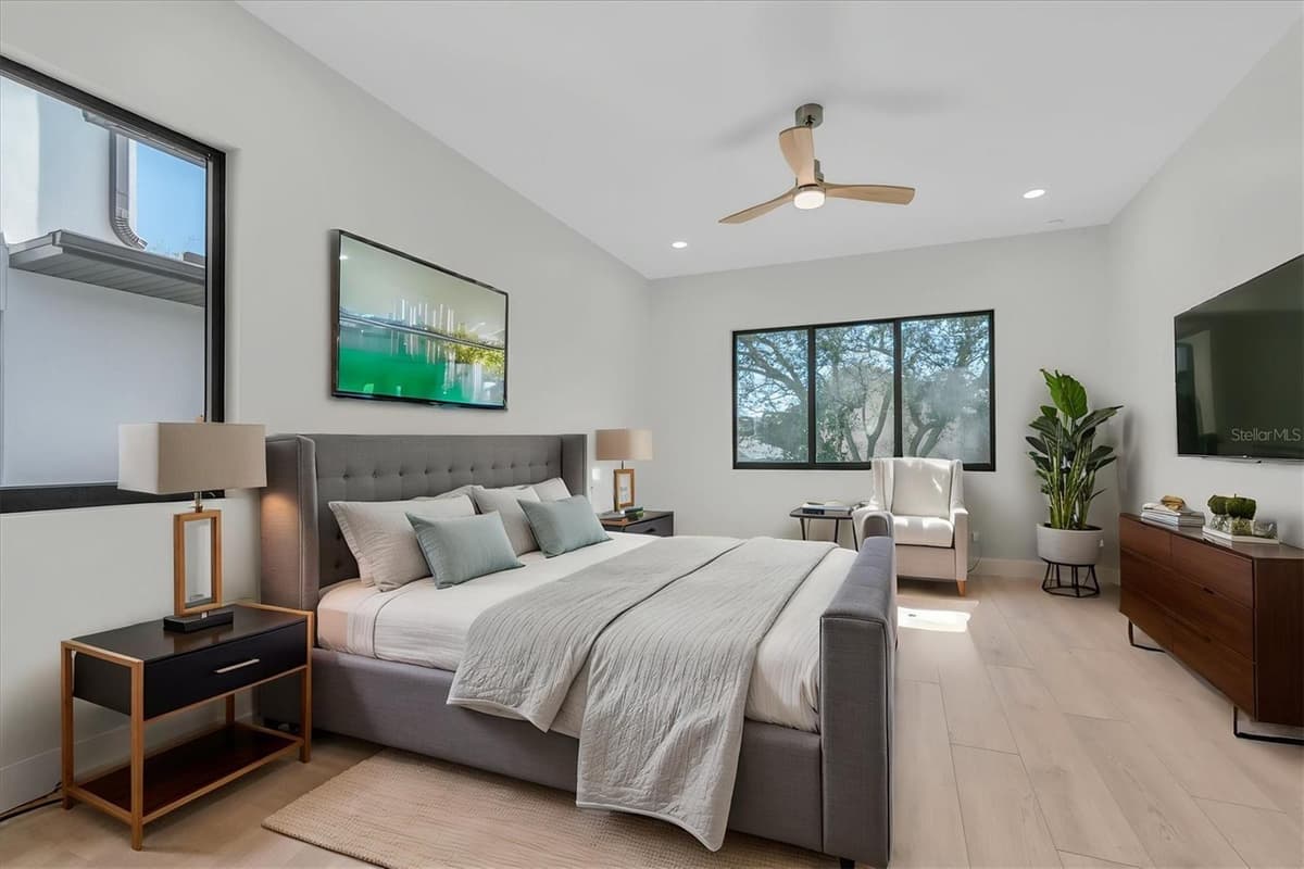 5966 BAYVIEW CIRCLE — photo 4 of 57