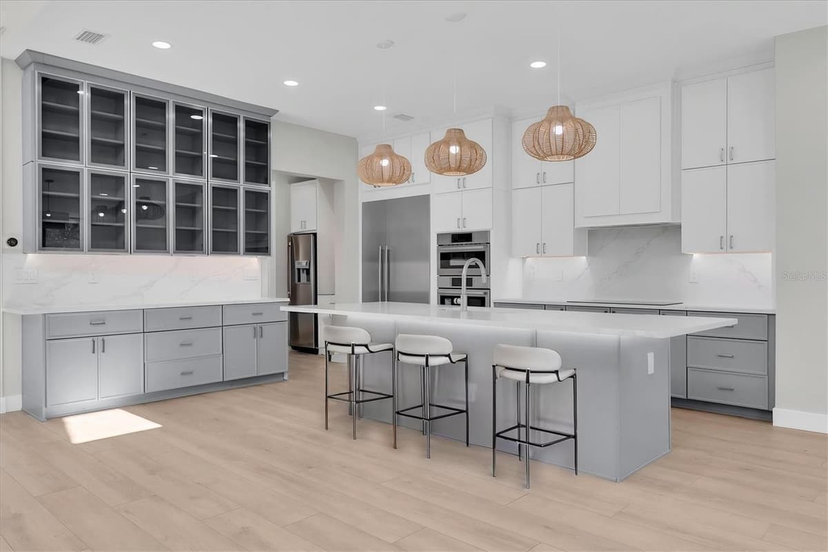5966 BAYVIEW CIRCLE — photo 3 of 57