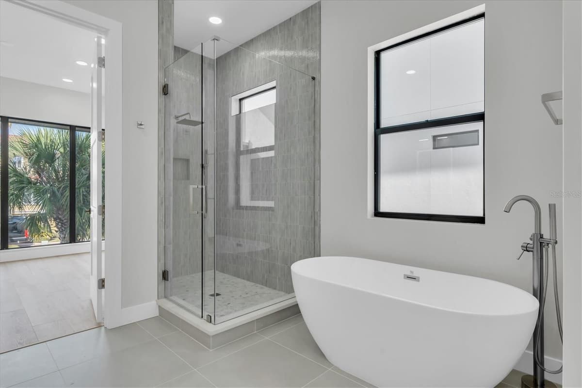5966 BAYVIEW CIRCLE — photo 28 of 57