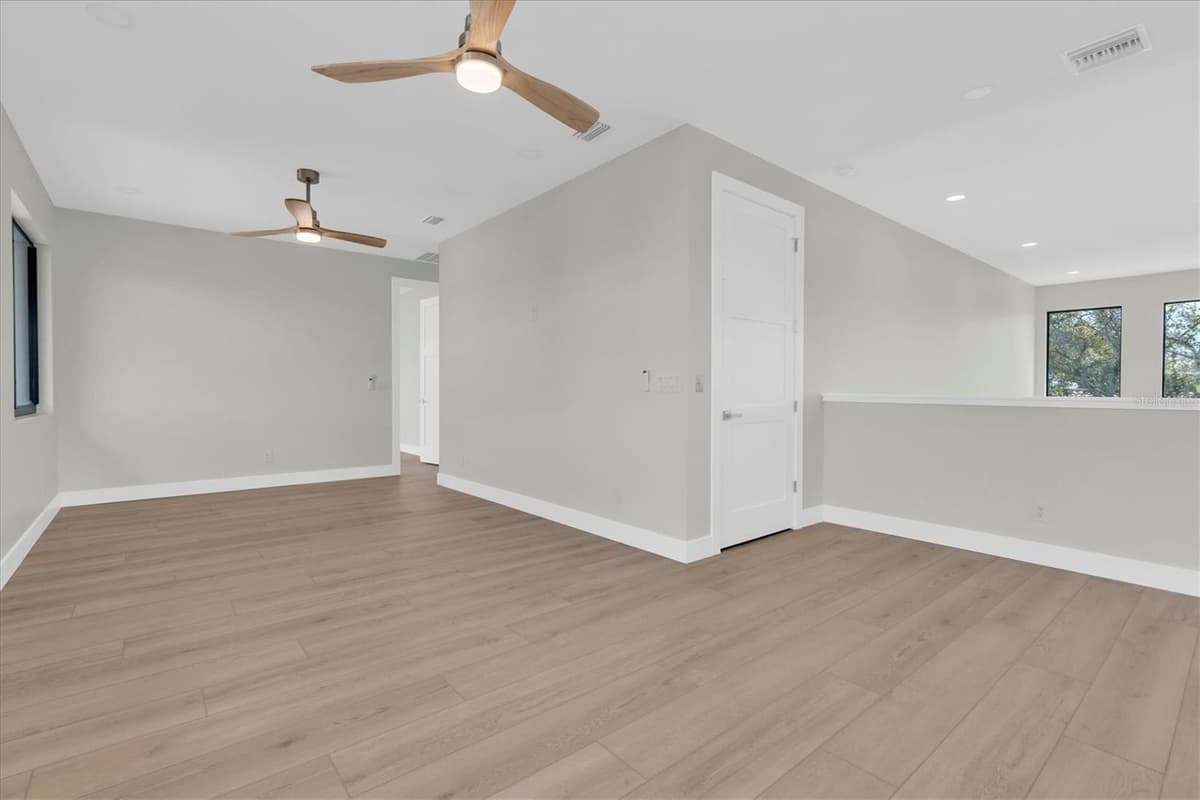 5966 BAYVIEW CIRCLE — photo 32 of 57