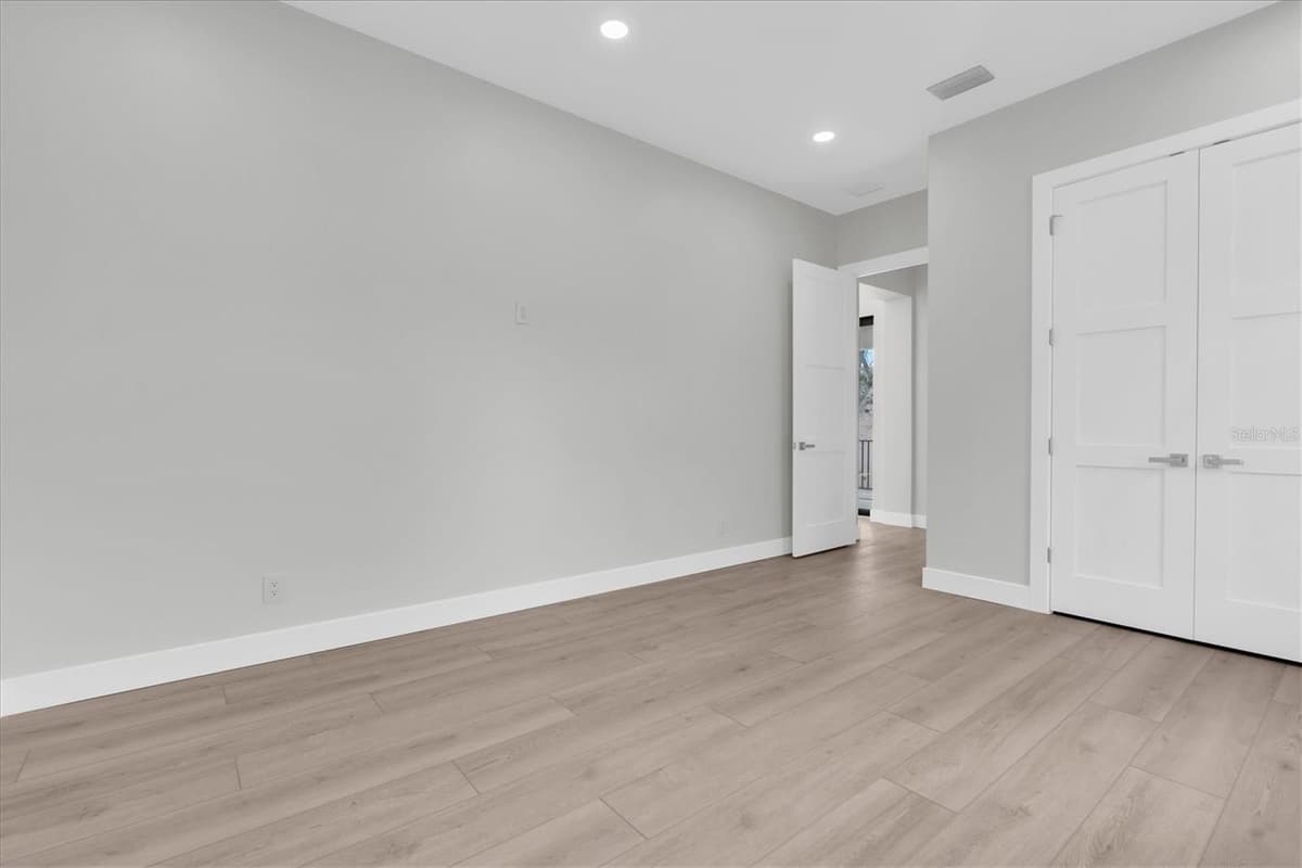 5966 BAYVIEW CIRCLE — photo 45 of 57