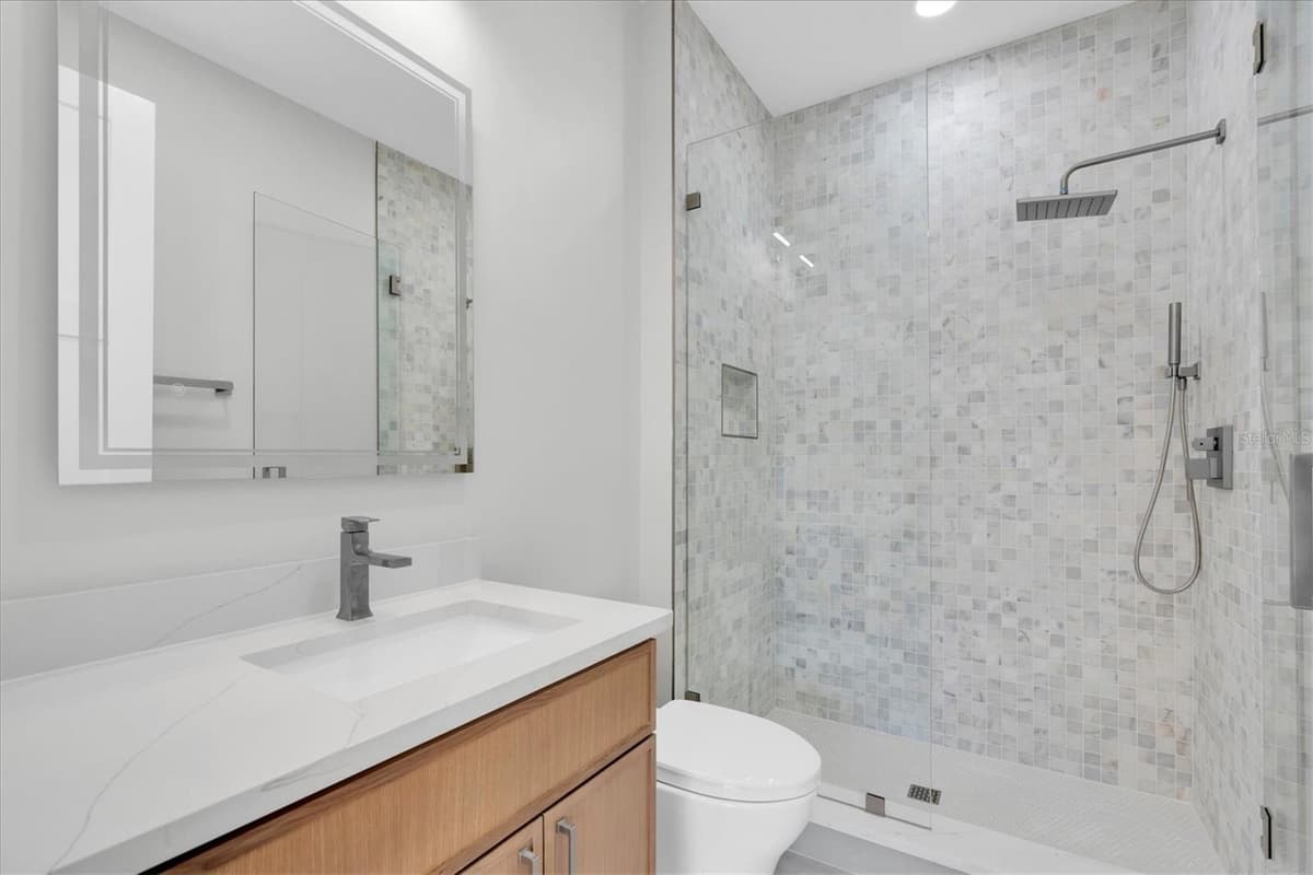 5966 BAYVIEW CIRCLE — photo 43 of 57