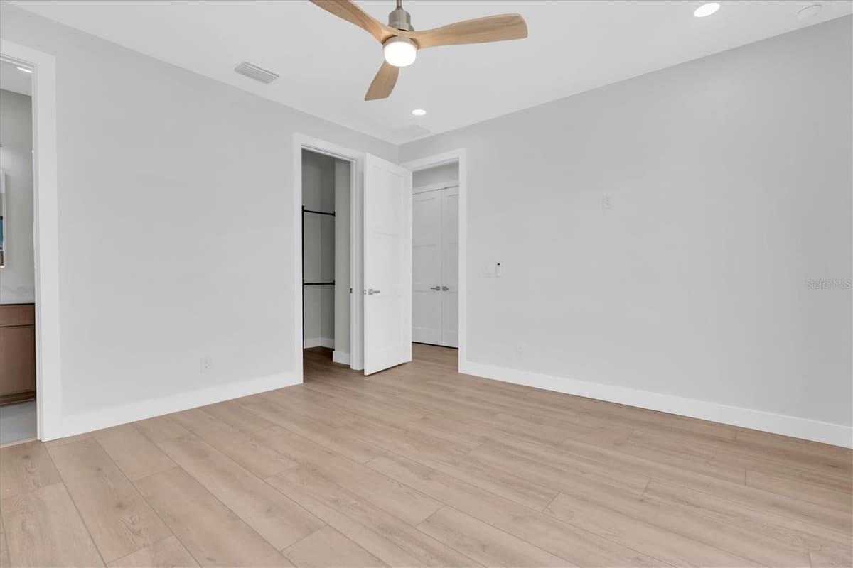 5966 BAYVIEW CIRCLE — photo 36 of 57