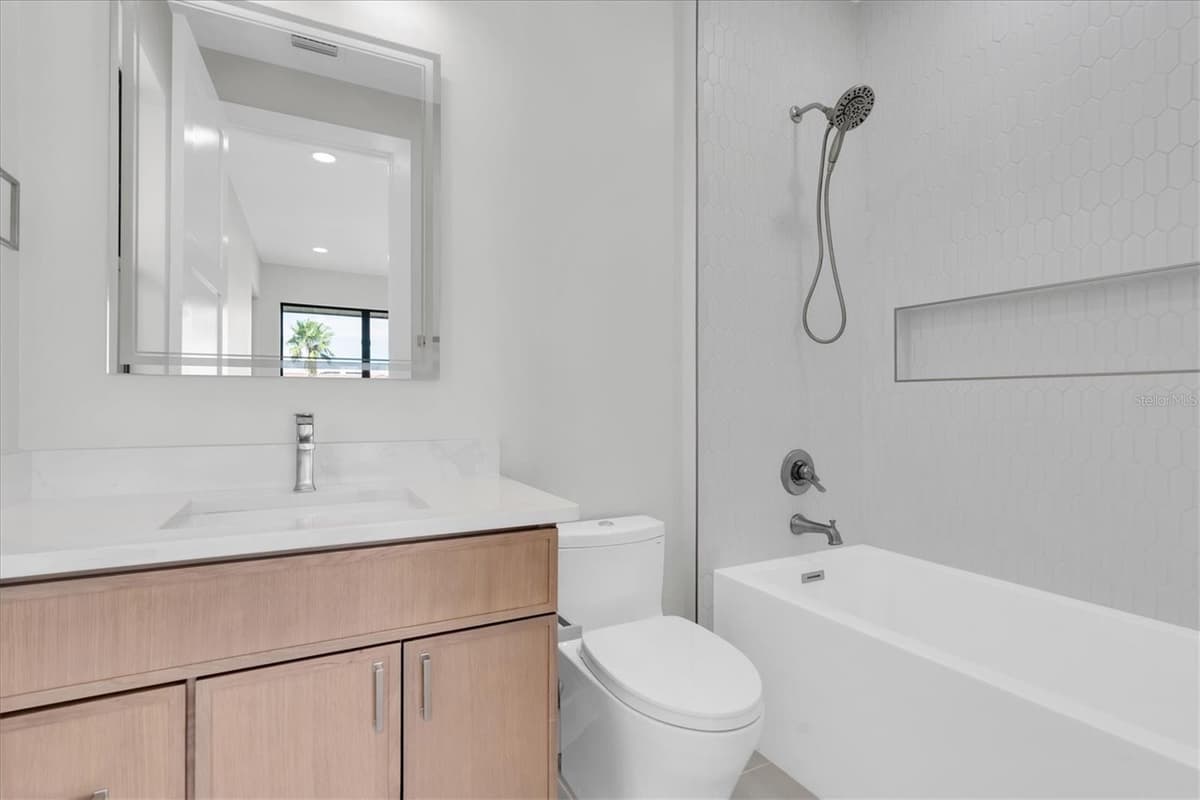 5966 BAYVIEW CIRCLE — photo 37 of 57
