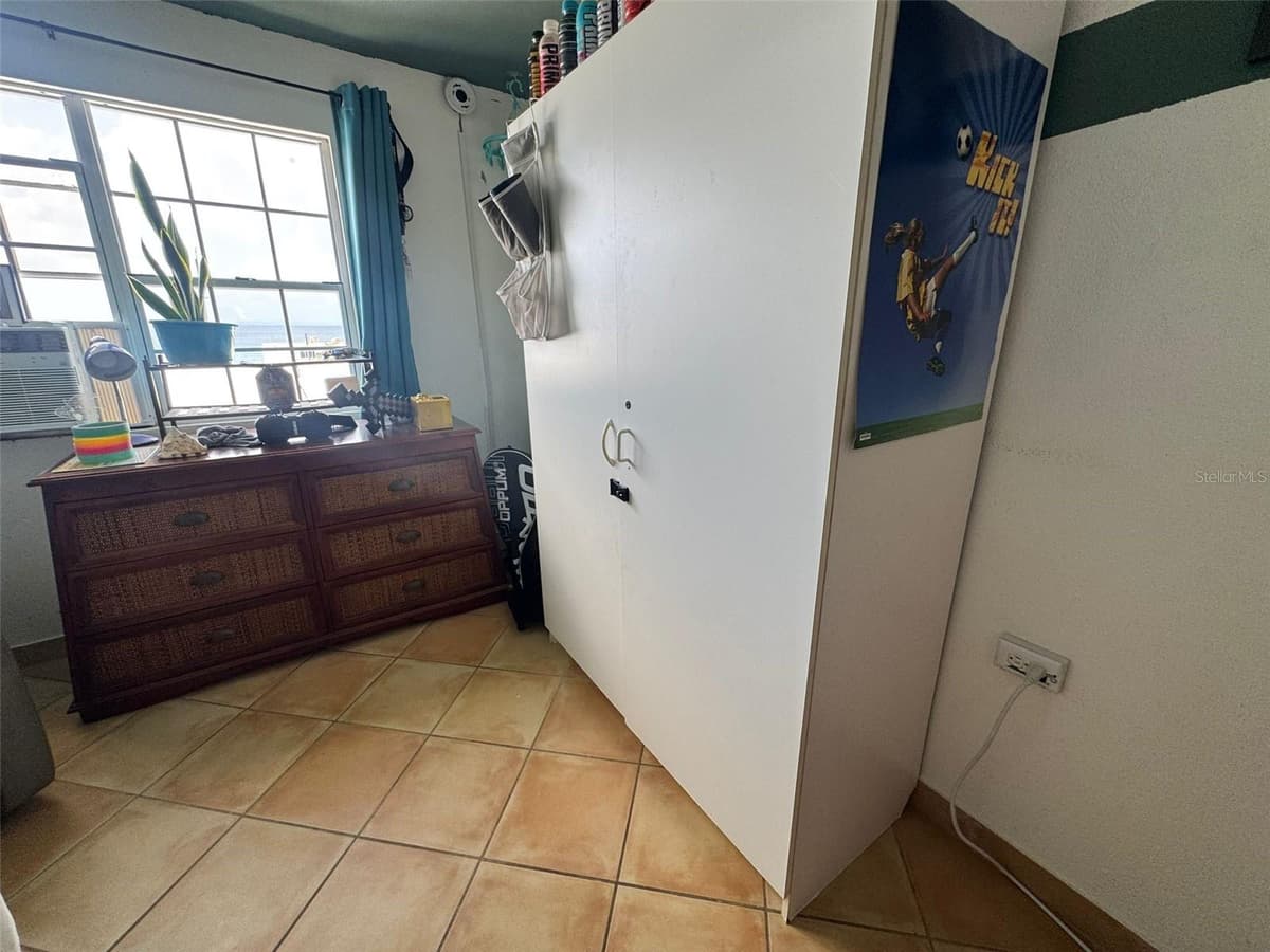 27 WILLIAM FONT STREET — photo 15 of 39