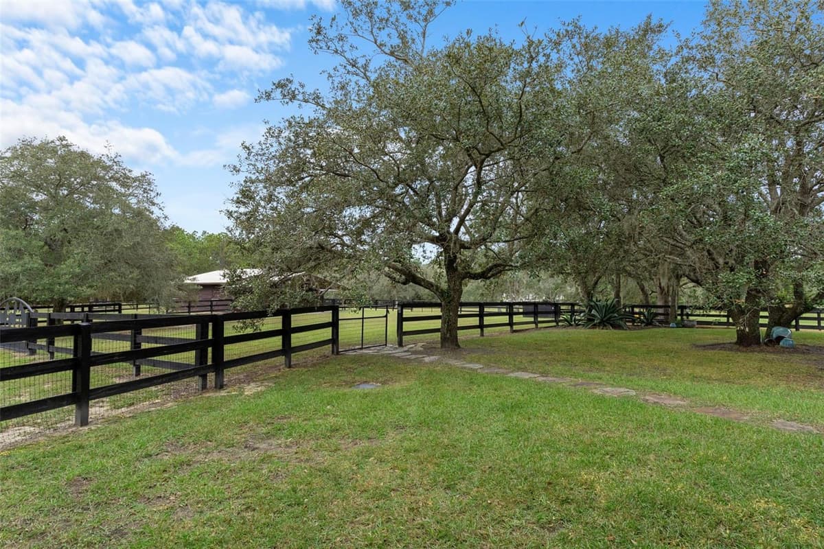 4202 PONY DRIVE — photo 38 of 66