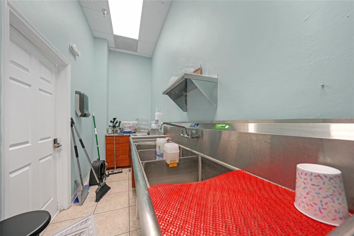 203 OAK STREET — photo 19 of 26